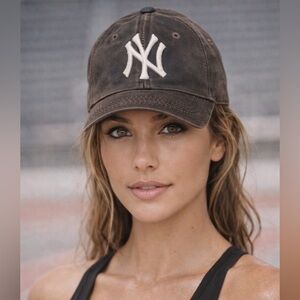NY Yankees Logo Brown Baseball Cap - Classic Adjustable Hat